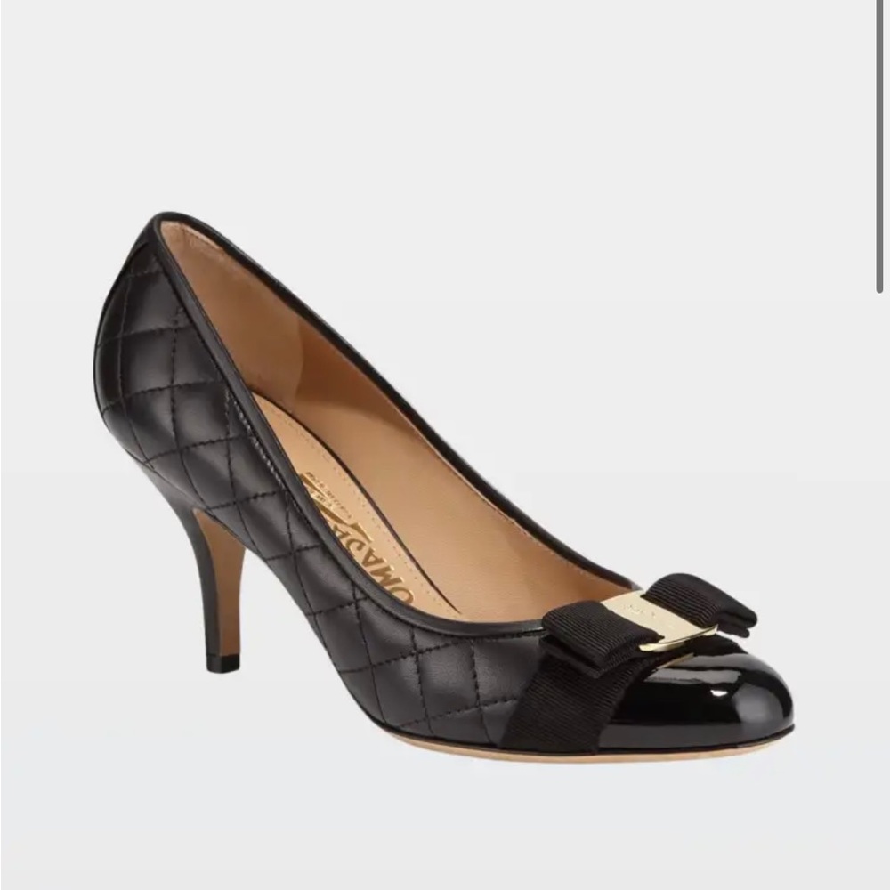 Salvatore Ferragamo Carla 70 Q Pump in black size 7.5